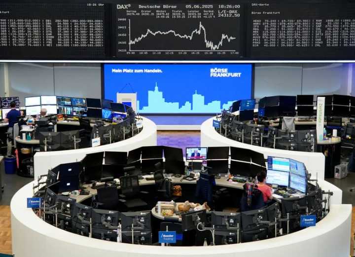 European shares flat as investors cautious ahead of US jobs data