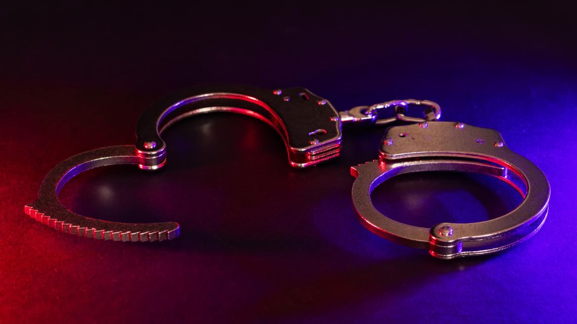 Indianapolis man and woman arrested after allegedly trying to hit off-duty Kentucky sheriff's deputy with car