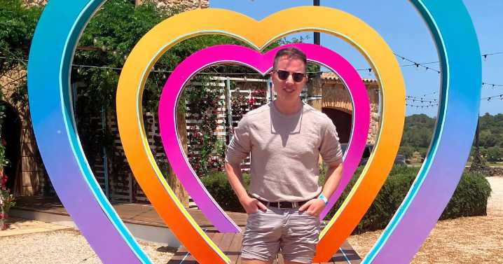 Daily Star man tours Love Villa island filled with 'pricey treats' and 'designer gear'
