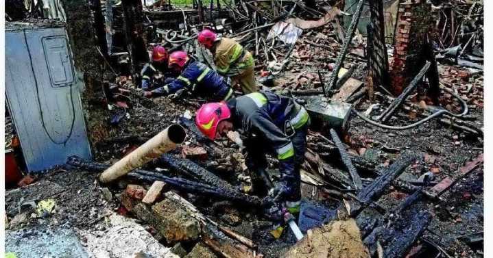 Russia kills 5, including 1