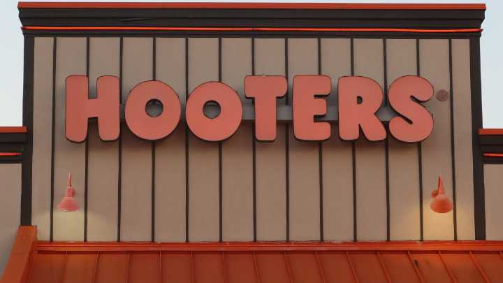Hooters suddenly shutters over 30 locations