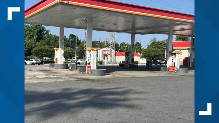 Police investigating shooting at Circle K on Yanceyville Street in Greensboro