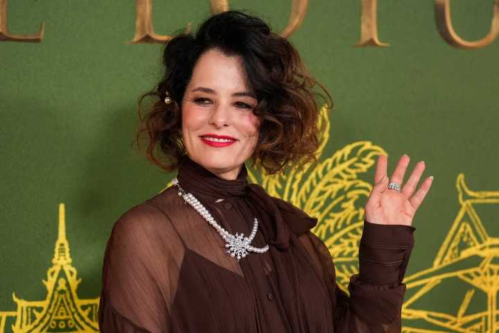 La actriz Parker Posey confiesa que ha gastado mucho dinero en su casa de Nueva York