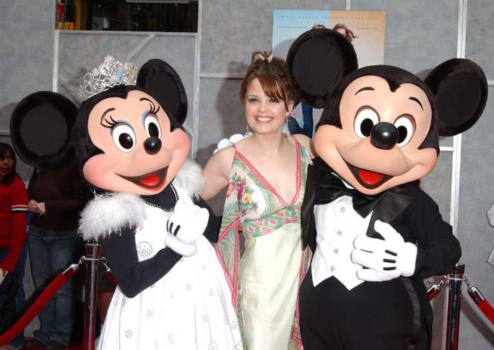 '90s Disney Stars Bring Halloween Magic to Hallmark Channel