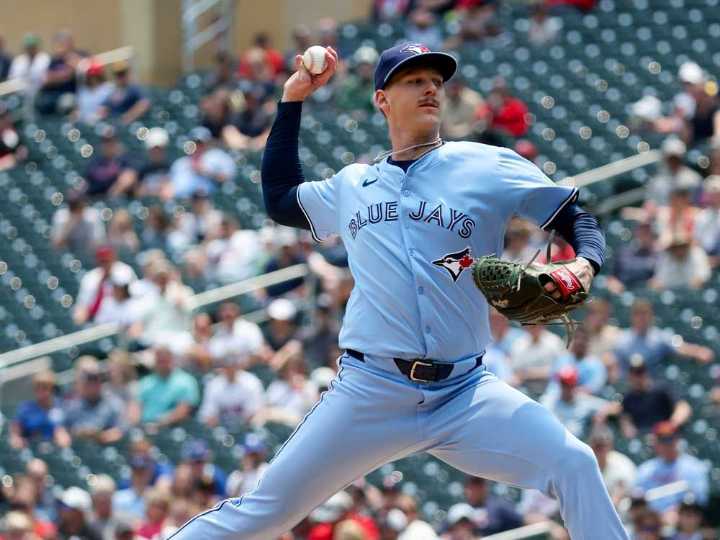 Ominous start sees Bowden Francis walk two en route to a poor outing