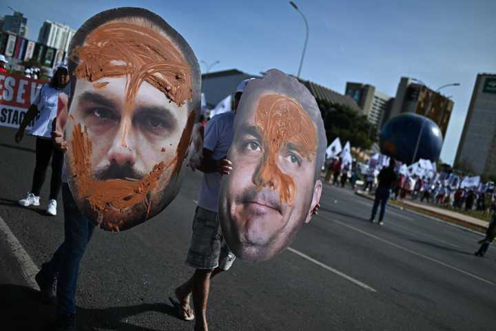 Ambientalistas brasileñas protestan contra el proyecto de ley "de la devastación"