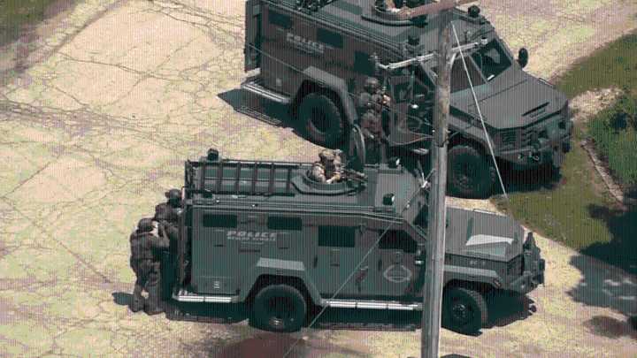 SWAT, heavy police presence reported outside McHenry home