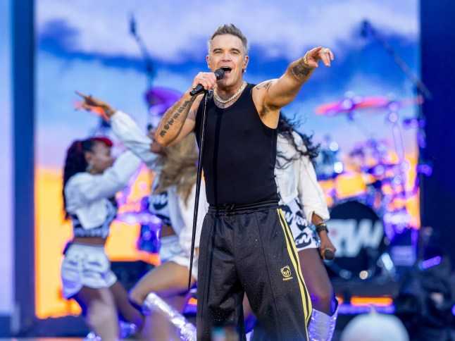 I thought Robbie Williams was overhyped but he can still kick it 
