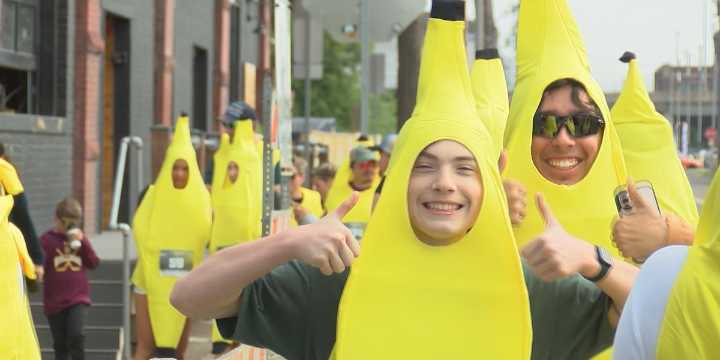 Hundreds peel out on Superior Street for the first