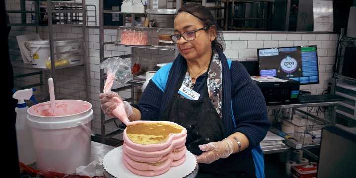 Walmart’s elite army of 6,200 cake decorators are some of America’s highest