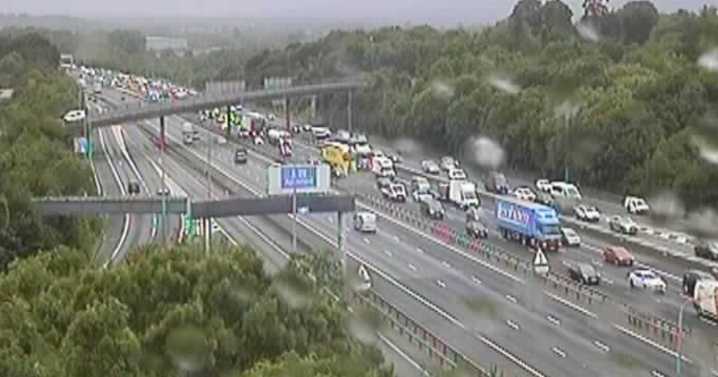 Witness appeal as 'lorry leaves carriageway' on M20 and shuts motorway for 12 hours