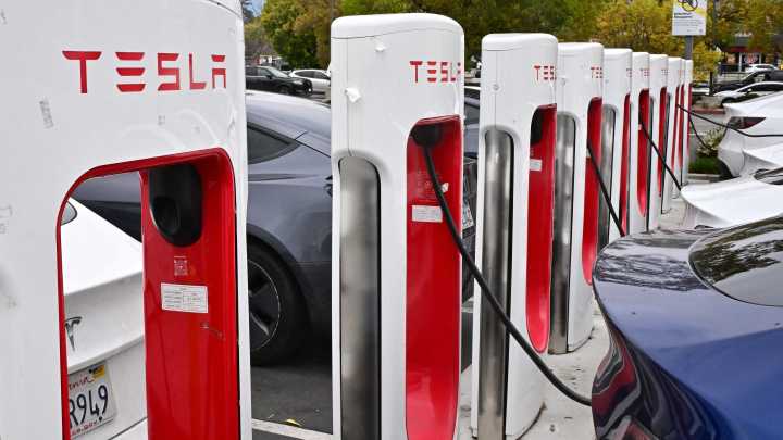 Gas, electric auto prep: What to know ahead of the storm, evacuation
