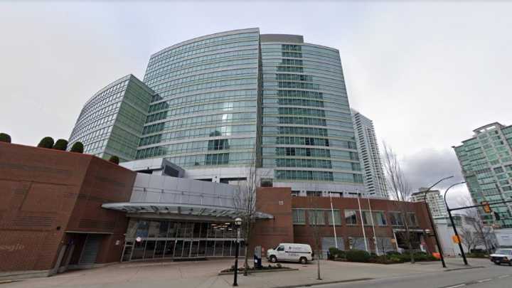 Hilton Metrotown workers rally for higher wages
