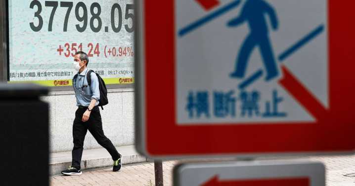 Asian shares shoot higher as US stocks inch toward their records
