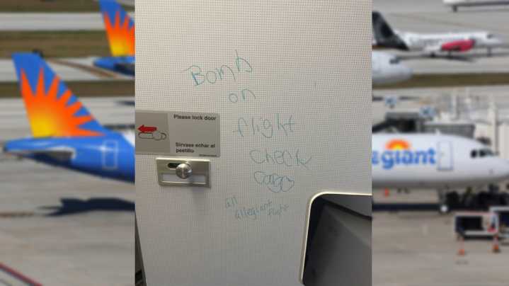 FBI releases photo of bomb threat that caused flight leaving for Ohio to evacuate