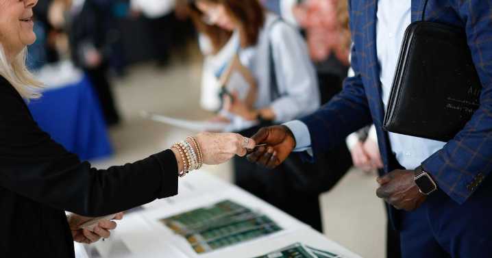 Job openings unexpectedly increased in April