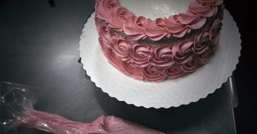 Walmart's cake decorators stir up rivalry during busiest season