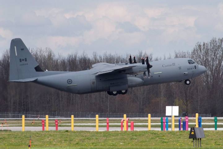 700 people evacuated by military as northern Ontario wildfire threatens First Nation