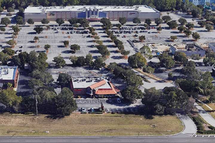 Hooters closes in Tinseltown, leaving only one remaining in Jacksonville