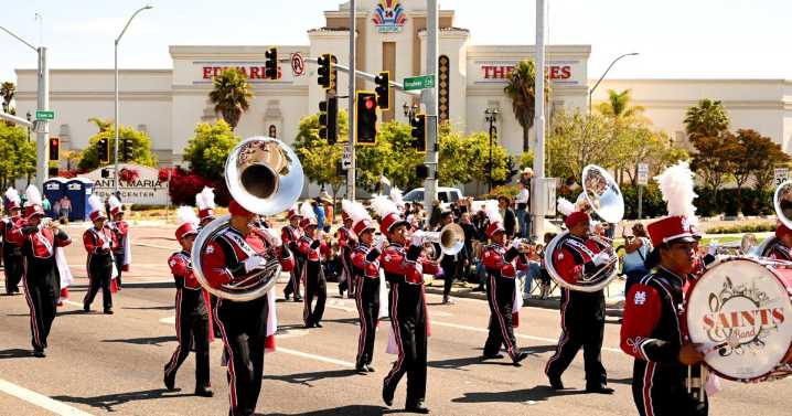 Memories of straight lines, and the Elks Rodeo Parade