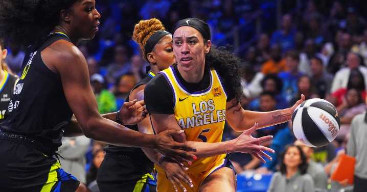 Dallas Wings on a 4-game losing streak after being defeated by Los Angeles Sparks, 93