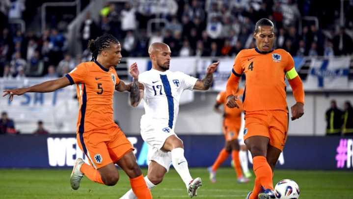 Depay, Dumfries earn Netherlands 2
