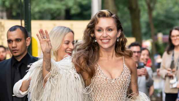 Miley Cyrus Fans Heckle Her at Film Premiere in 'Horrible' Video