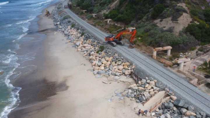 Passenger rail service set to resume through site of San Clemente landslides