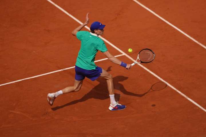 Sinner takes first set 6-4 in French Open final against Alcaraz