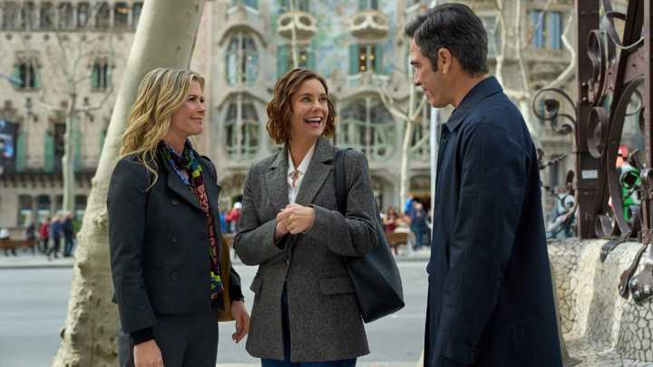 Hallmark Stars Break Down Why We’ve Been Seeing More On-Location Movie Series (And How They’re Similar To The Amazing Race)