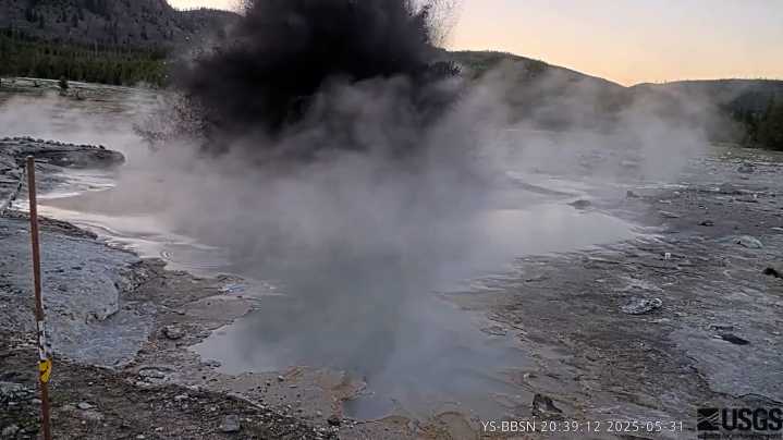 Video shows small eruption in Yellowstone, 1 year after dangerous blast