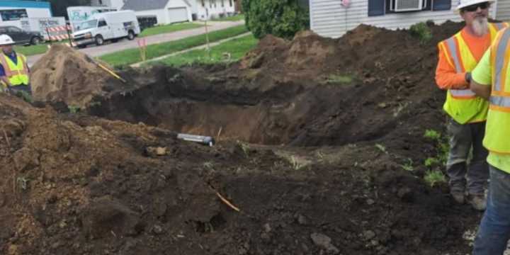 Homeowners evacuate after workers hit natural gas line in Spencer, IA