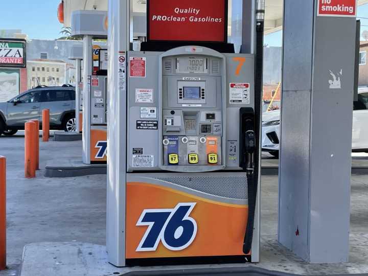 San Diego County Gas Prices Drop for 11th Straight Day