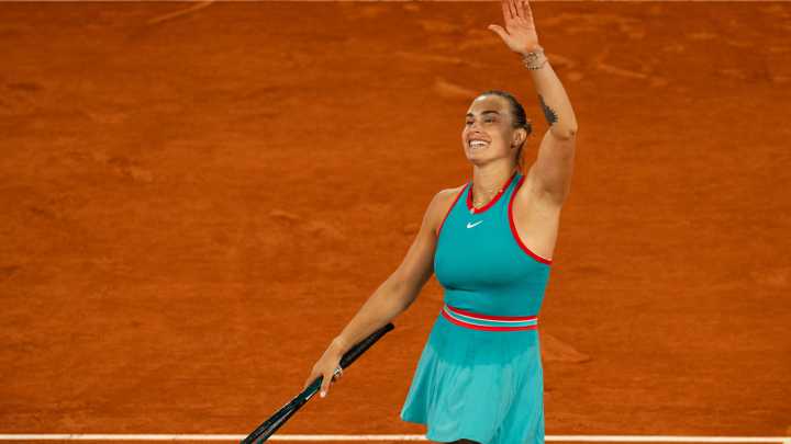 Aryna Sabalenka ends Iga Swiatek's Roland Garros reign and reaches her first French Open final