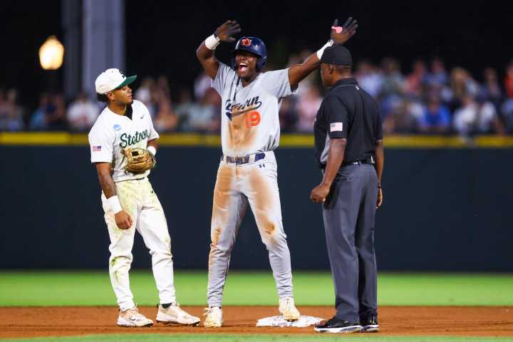 Terrell’s 3 RBIs help Auburn beat Stetson 8-5, advance to regional’s championship round