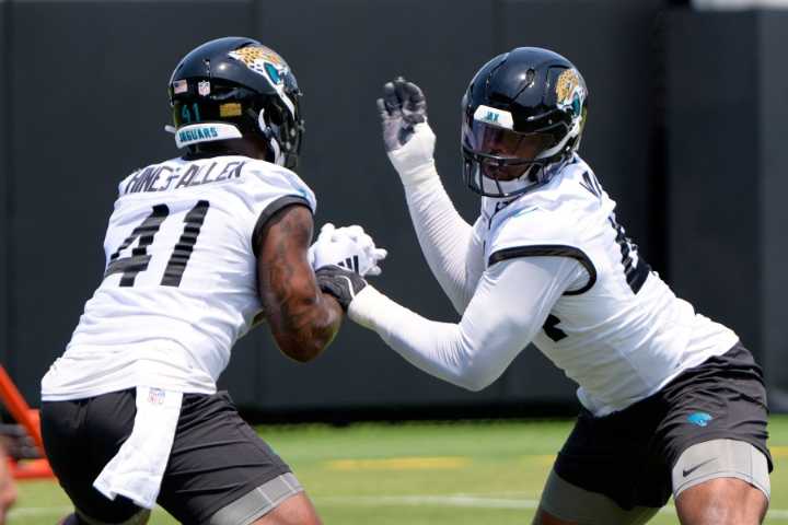 Mass in the past: Josh Hines-Allen and his Jaguars teammates slim down in hopes of turning up