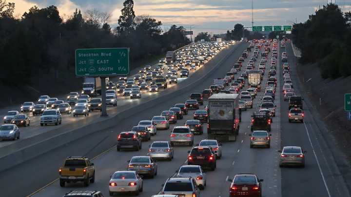 Trump administration issues rule undermining Biden car fuel efficiency rules
