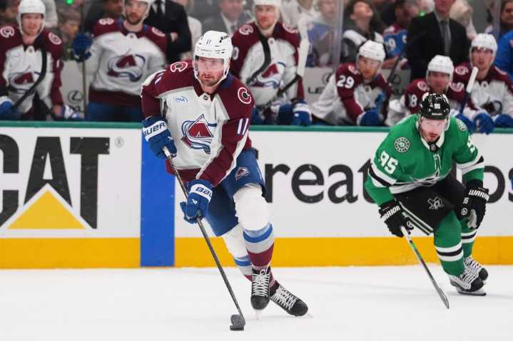 Avalanche signs Brock Nelson to three
