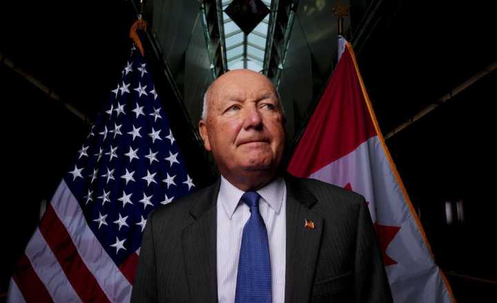 U.S. ambassador says Canadians facing device searches, detainment ‘not a pattern’