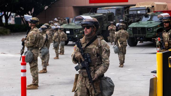 Trump mobilizes Marines and more National Guard troops for duty in LA