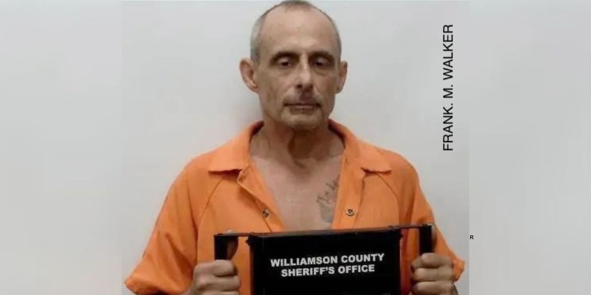 Man accused of loitering outside Williamson Co. convenience store before hitting a clerk