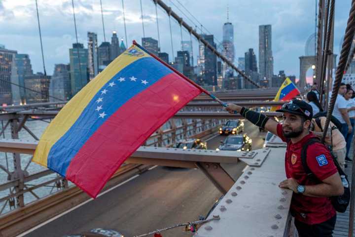 Venezuela emite una "alerta máxima de viaje" a nacionales que vivan o planeen ir a EE.UU.