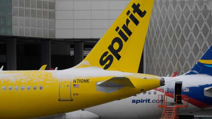 A man made a false bomb threat so he wouldn't miss a flight to LA, FBI says