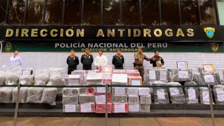 Peruvian police seize 5.5 tonnes of drugs in major raid