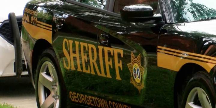 Georgetown County deputies on scene of standoff