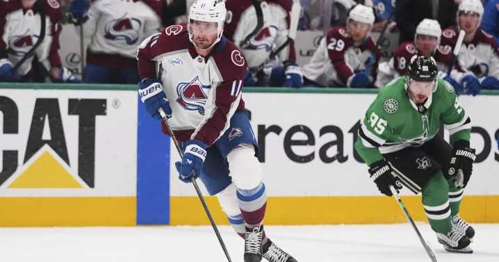 Avalanche sign second-line center Brock Nelson to 3