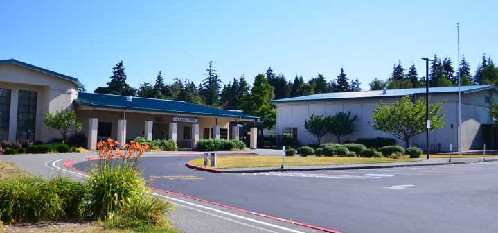 Dead body found near Olympic View Middle School in Mukilteo