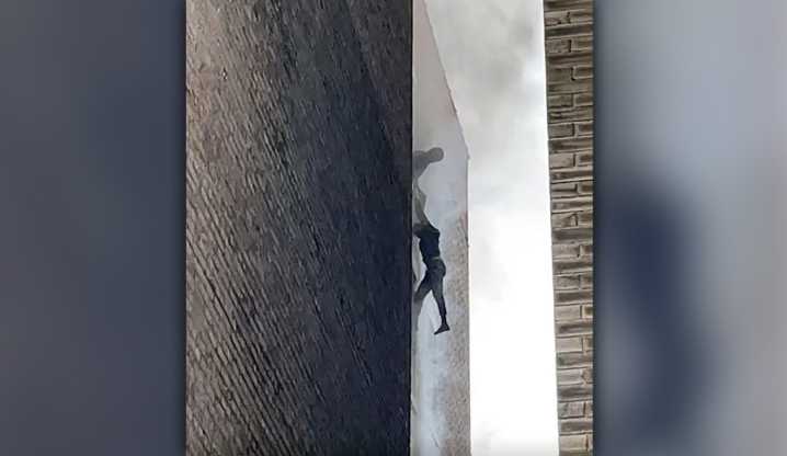 Firefighter in daring Harlem rope rescue given FDNY's most prestigious award