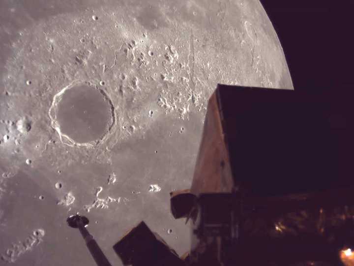 Private lunar lander from Japan falls silent during touchdown