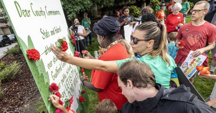 Educators march demanding more funding for the school system